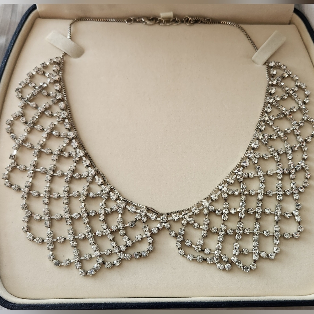 Stunning Rhinestone Collar Necklace